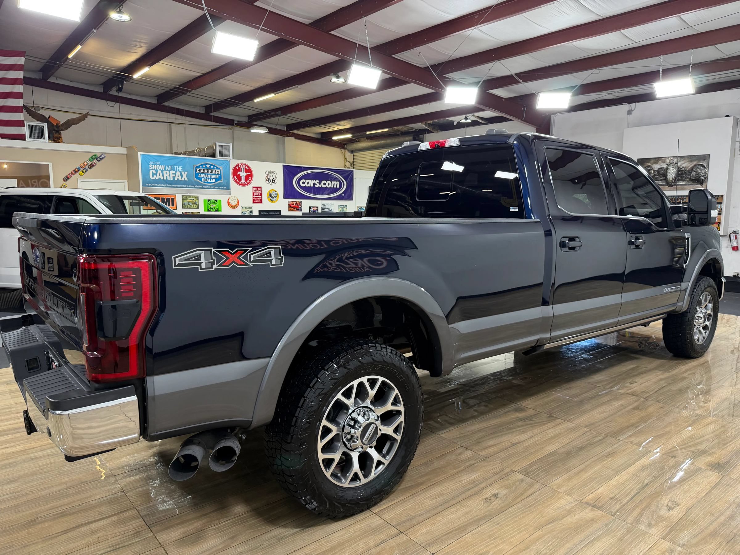 Used 2022 Ford F350 Lariat w/ Lariat Ultimate Package AWD/4WD image 6