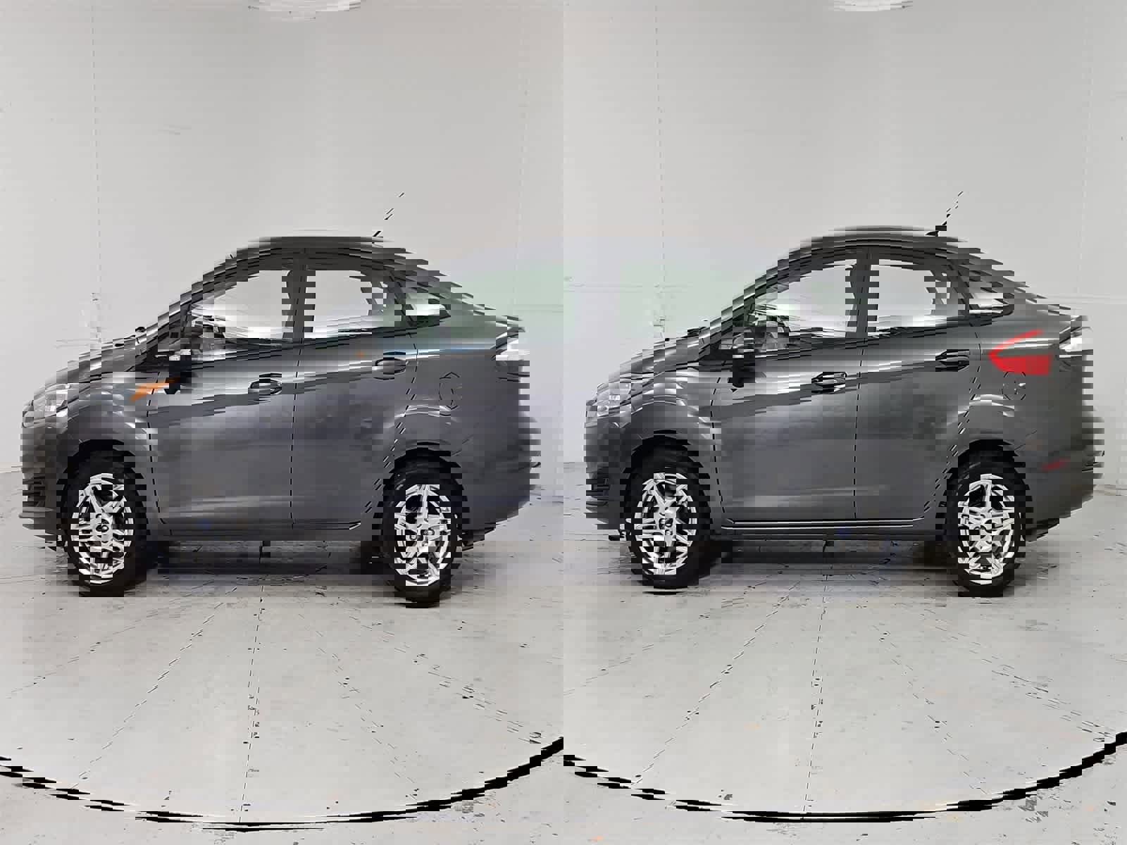 Used 2019 Ford Fiesta SE w/ Cold Weather Package image 3