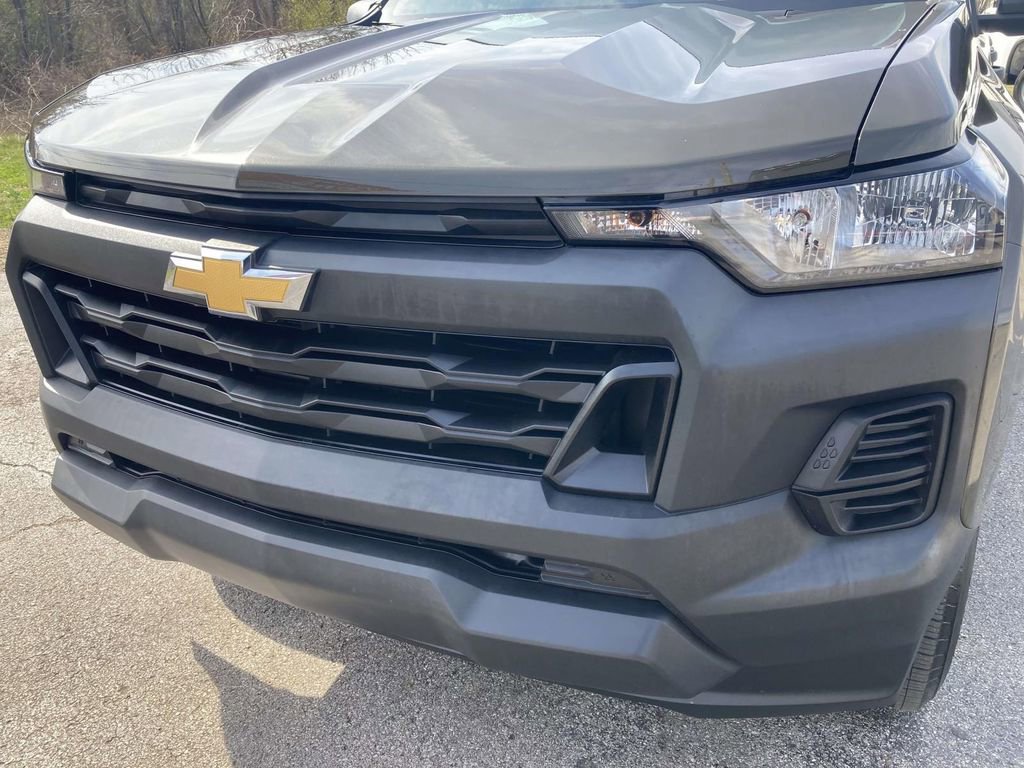 Used 2023 Chevrolet Colorado W/T RWD image 9