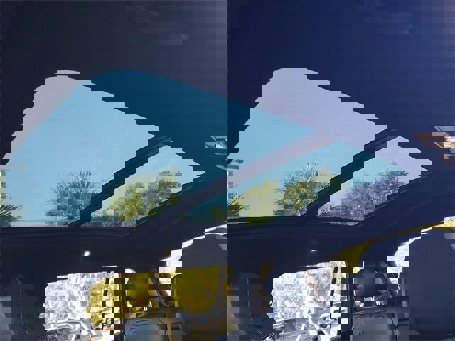 Certified 2022 Volkswagen Tiguan SE R-Line image 31