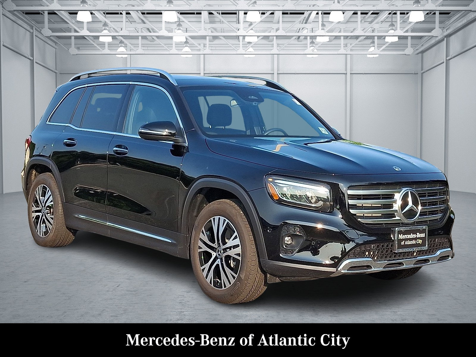 Used 2024 Mercedes-Benz GLB 250 4MATIC image 1