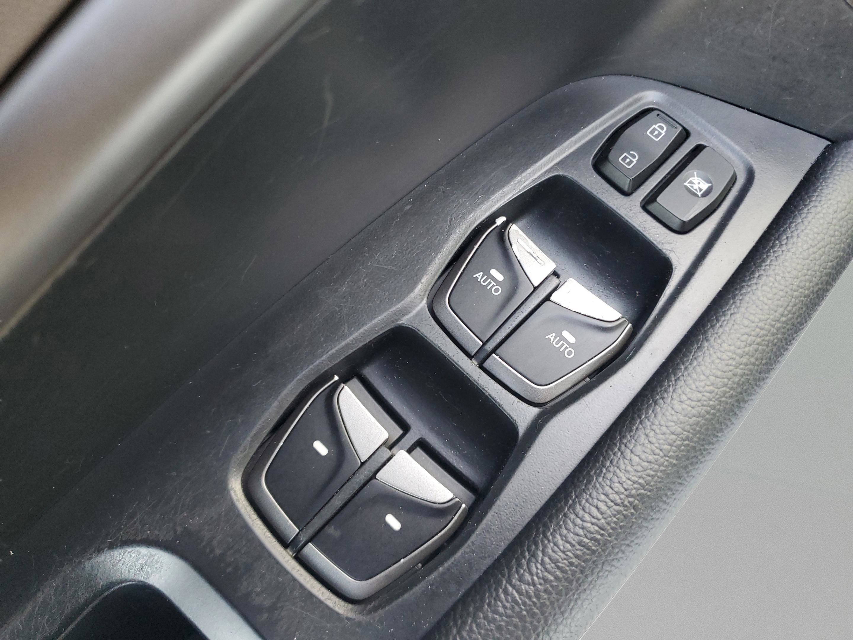 Used 2018 Hyundai Santa Fe Sport image 15