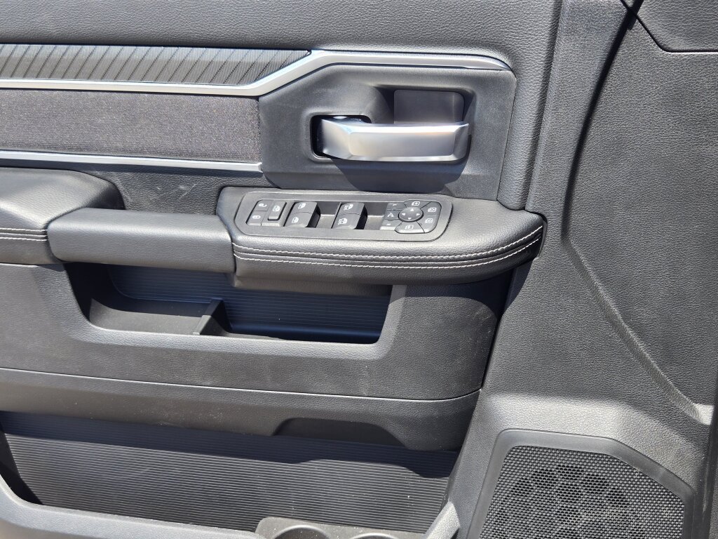 New 2026 RAM 3500 Big Horn AWD/4WD image 7