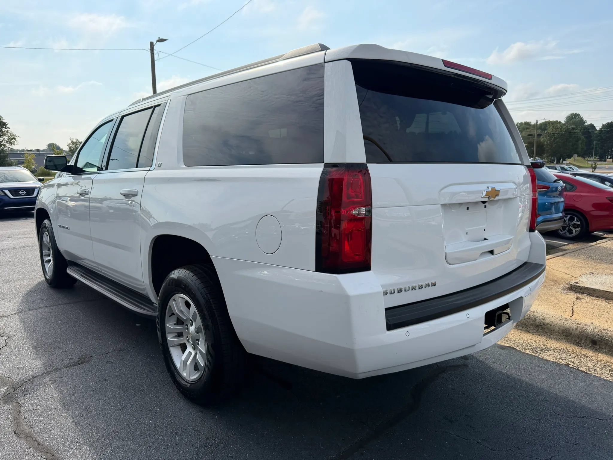 Used 2020 Chevrolet Suburban LT RWD image 5