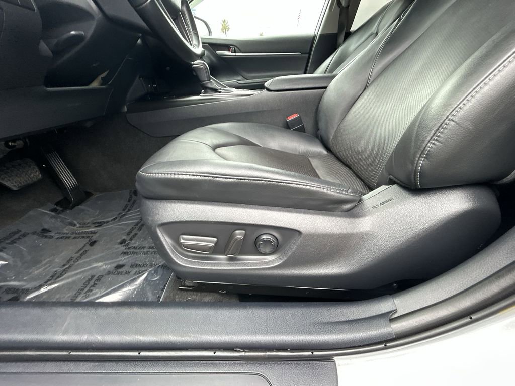 Used 2023 Toyota Camry XSE image 12