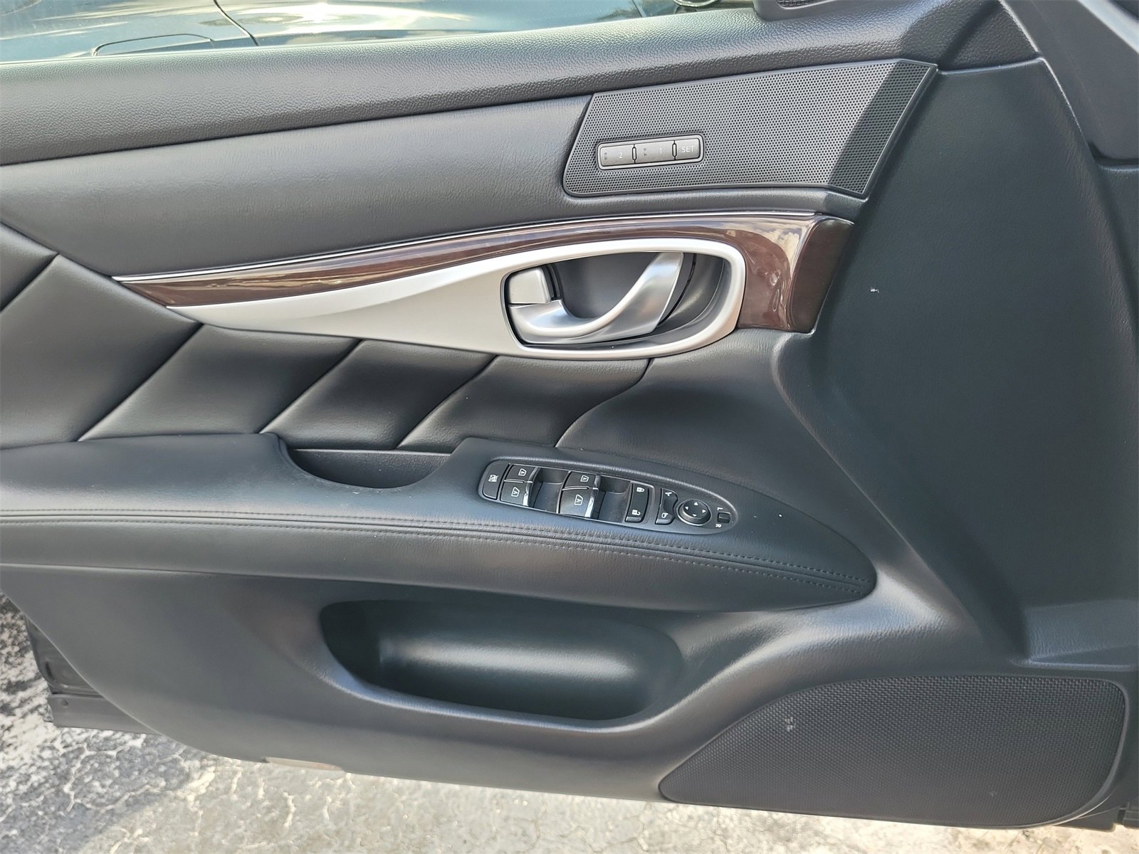 Used 2013 INFINITI M35 M35h w/ Premium Pkg image 32