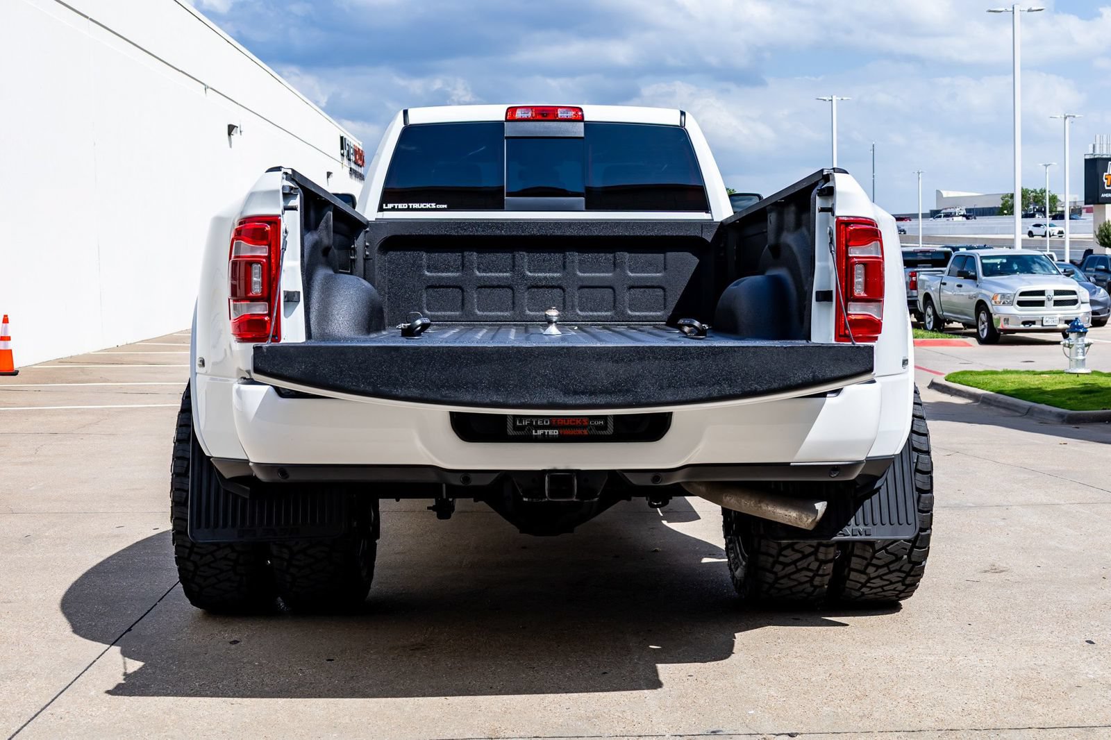 Used 2023 RAM 3500 Limited AWD/4WD image 9
