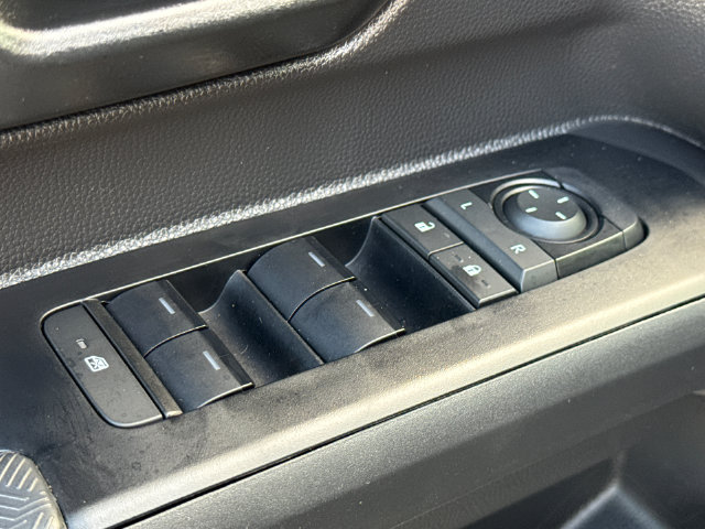 Used 2025 Toyota Tacoma SR5 AWD/4WD image 19