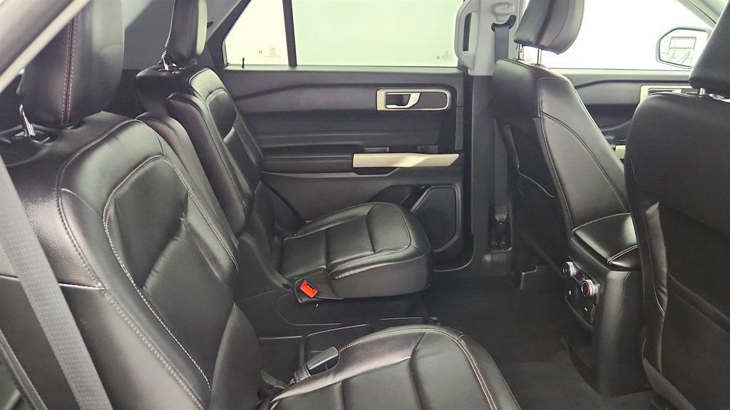 Used 2021 Ford Explorer XLT w/ Equipment Group 202A AWD/4WD image 22