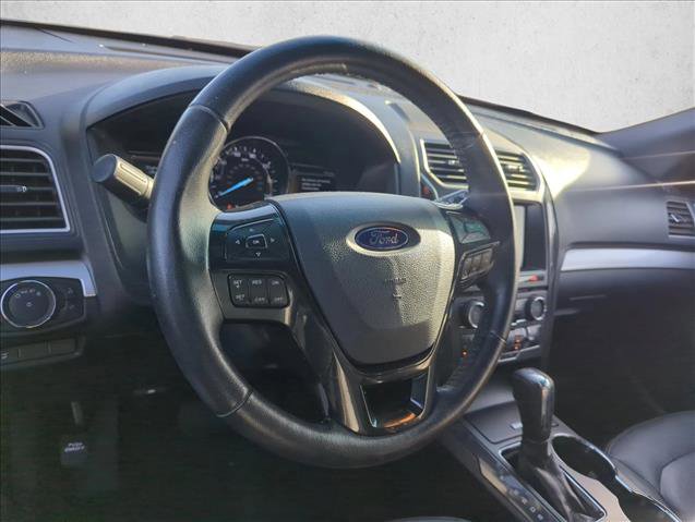 Used 2016 Ford Explorer XLT w/ Equipment Group 202A image 28