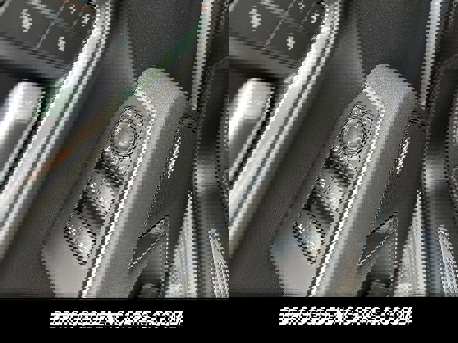 New 2026 GMC Sierra 3500 SLT w/ SLT Convenience Package image 8