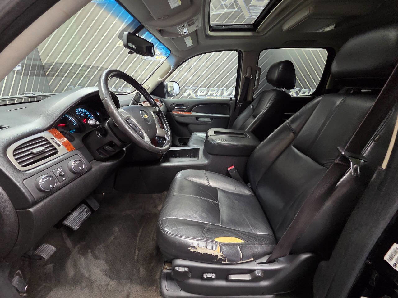 Used 2014 Chevrolet Suburban LT image 19