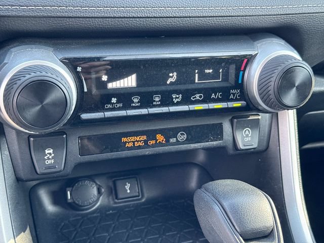 Used 2020 Toyota RAV4 LE w/ All Weather Liner Package AWD/4WD image 24