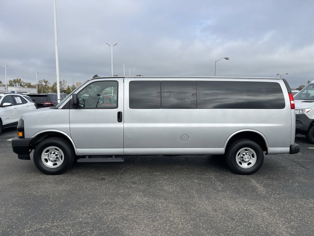 Used 2023 Chevrolet Express 3500 LS RWD image 2