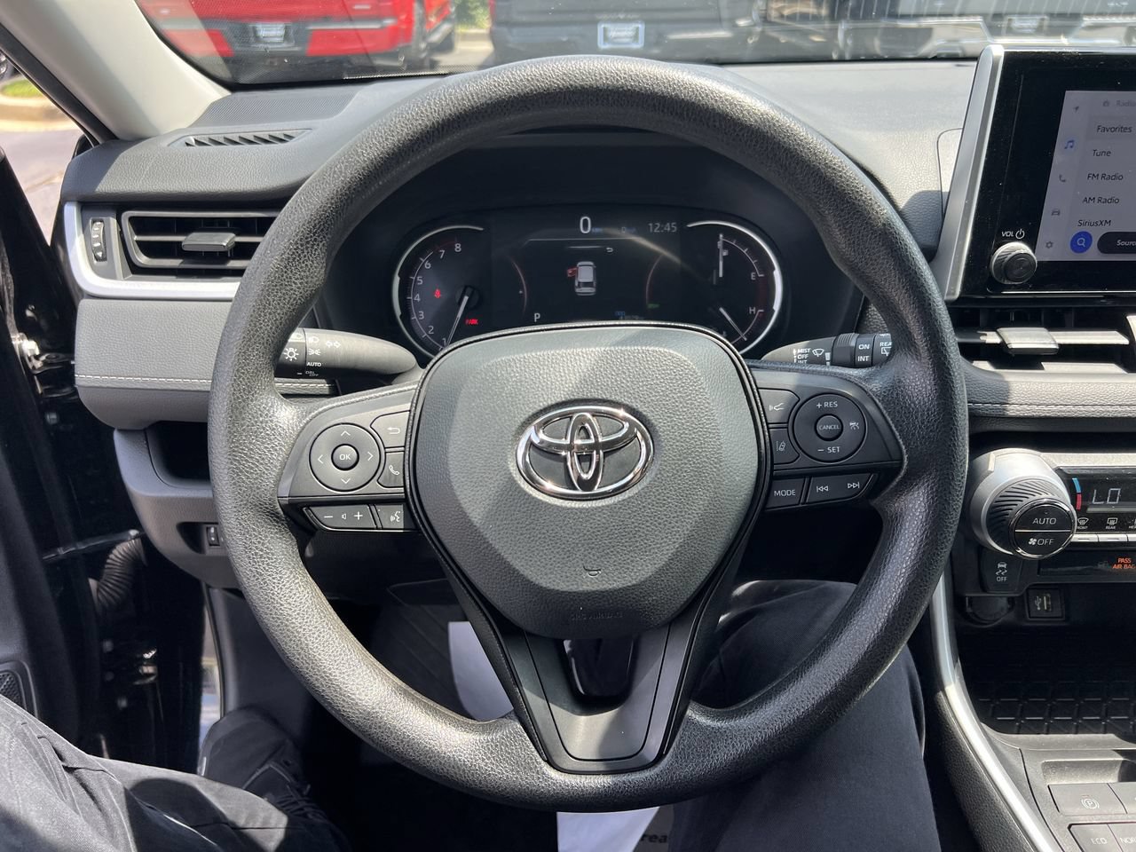 Used 2025 Toyota RAV4 XLE FWD image 18