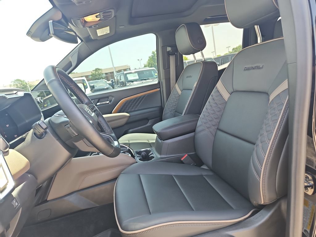 Used 2024 GMC Canyon Denali w/ LPO, Denali Black Edition AWD/4WD image 16