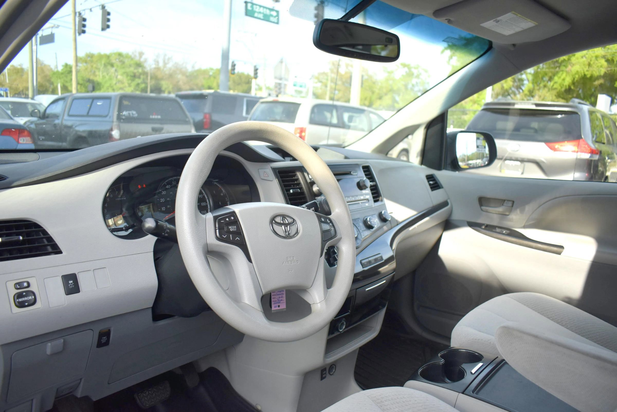 Used 2012 Toyota Sienna LE image 9