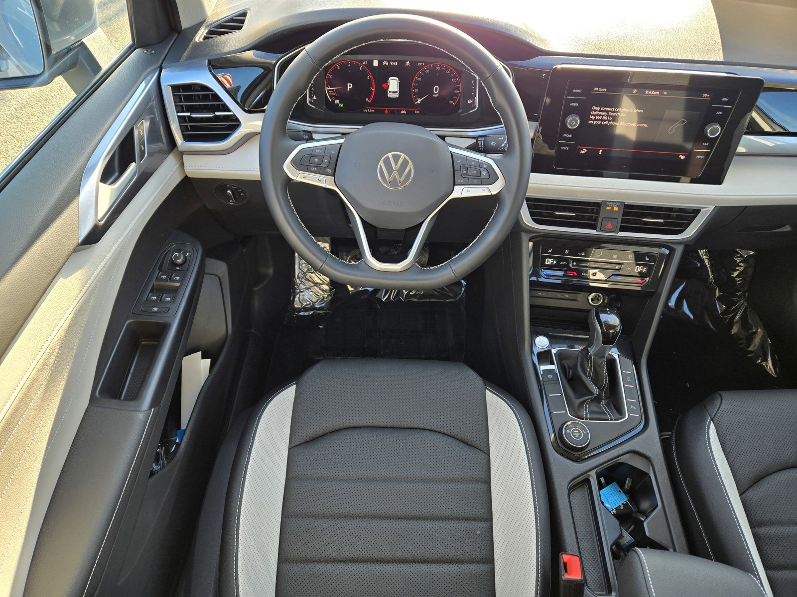 New 2025 Volkswagen Taos SEL image 8