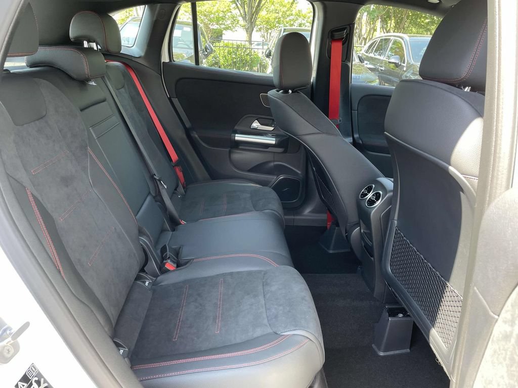 Used 2025 Mercedes-Benz GLA 35 AMG 4MATIC image 14