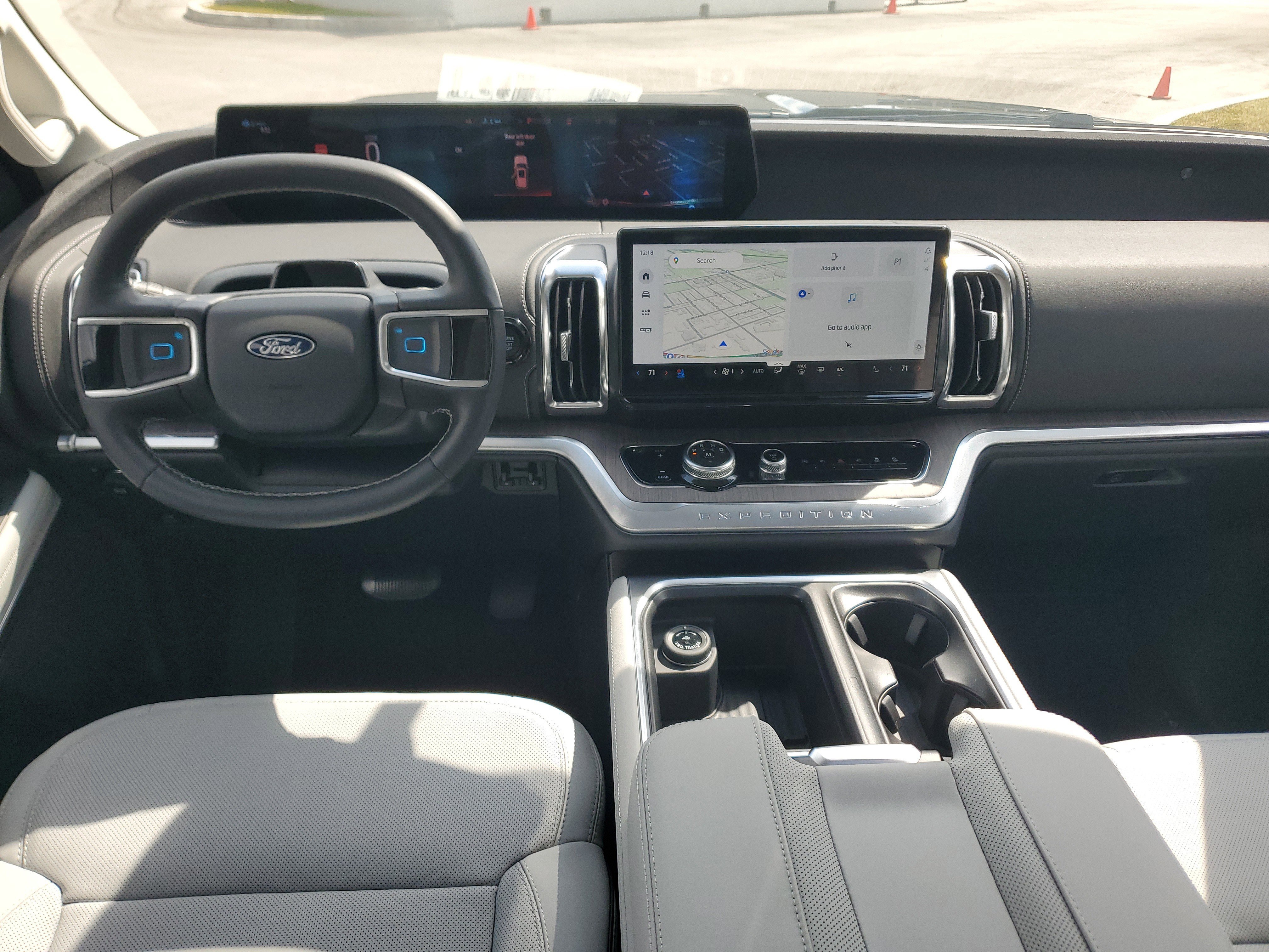 New 2026 Ford Expedition Max Platinum w/ Platinum Ultimate Package AWD/4WD image 16