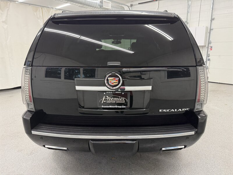 Used 2014 Cadillac Escalade Premium AWD/4WD image 6