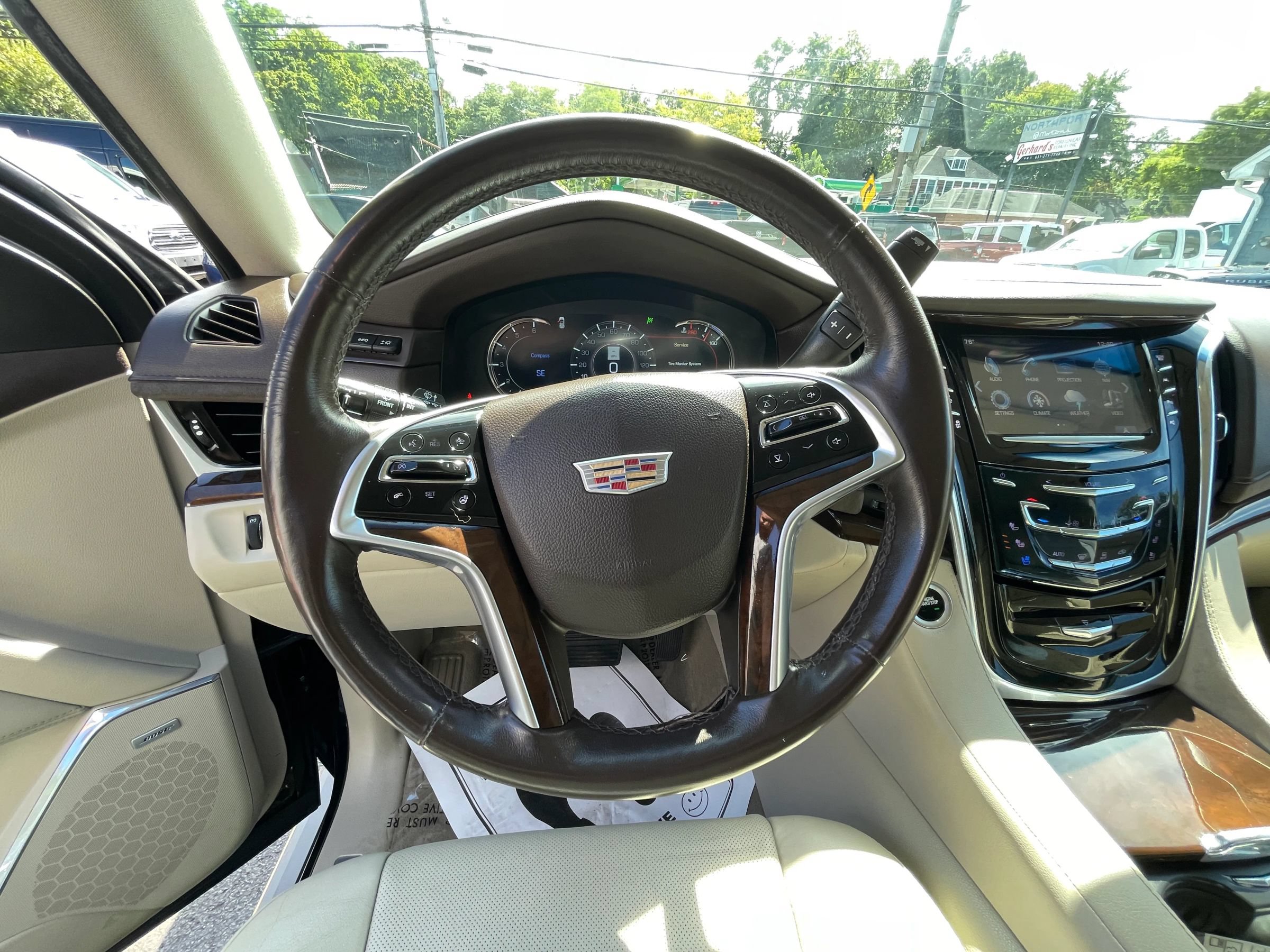 Used 2017 Cadillac Escalade Premium Luxury AWD/4WD image 13