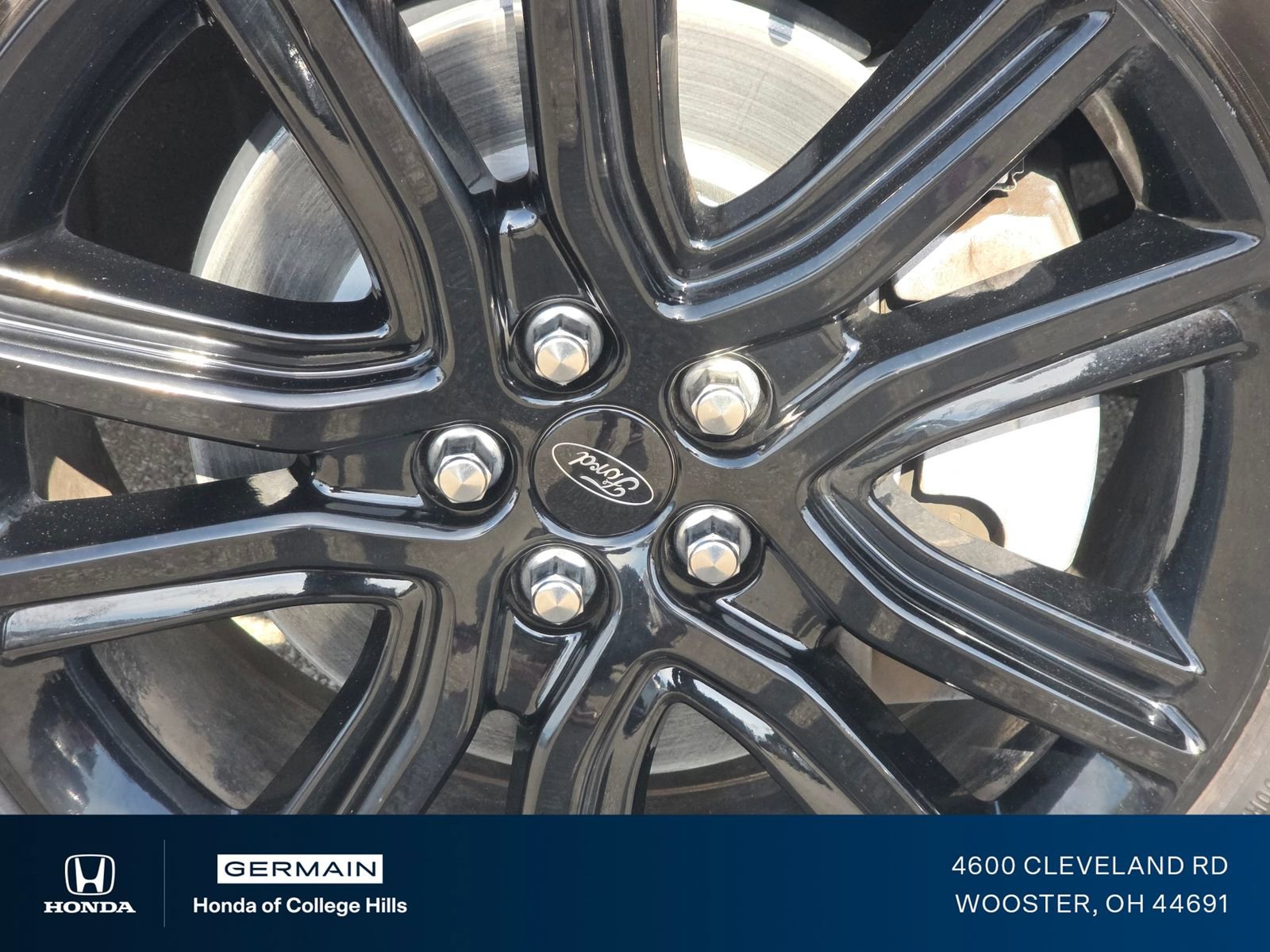 Used 2021 Ford Edge ST-Line w/ Class II Trailer Tow Package AWD/4WD image 14
