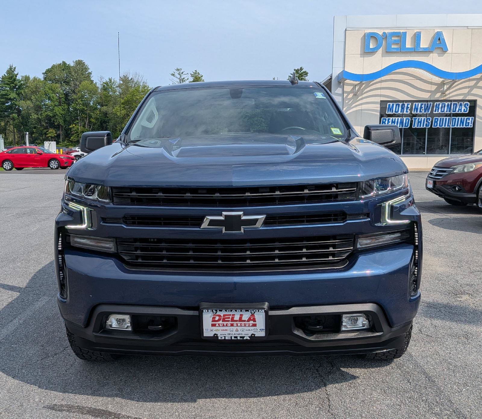 Used 2022 Chevrolet Silverado 1500 RST w/ Z71 Off-Road Package AWD/4WD image 2