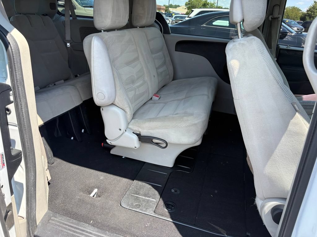 Used 2017 Dodge Grand Caravan SE w/ Power Window Group FWD image 12