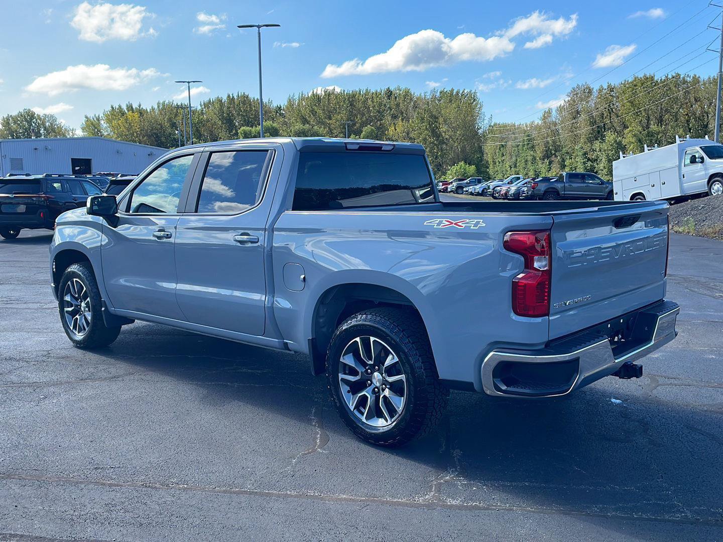 Used 2024 Chevrolet Silverado 1500 LT AWD/4WD image 3