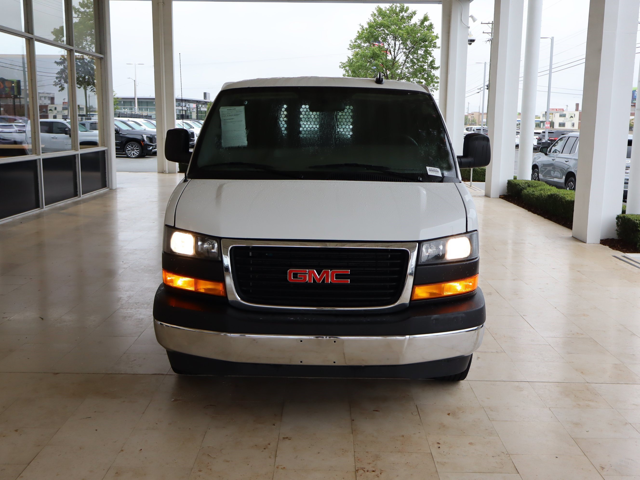 Used 2025 GMC Savana 2500 w/ Driver Convenience Package RWD image 3