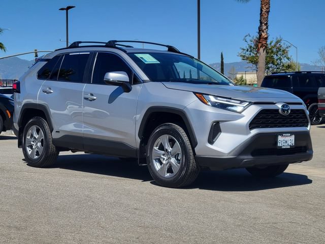Used 2025 Toyota RAV4 XLE AWD/4WD image 37