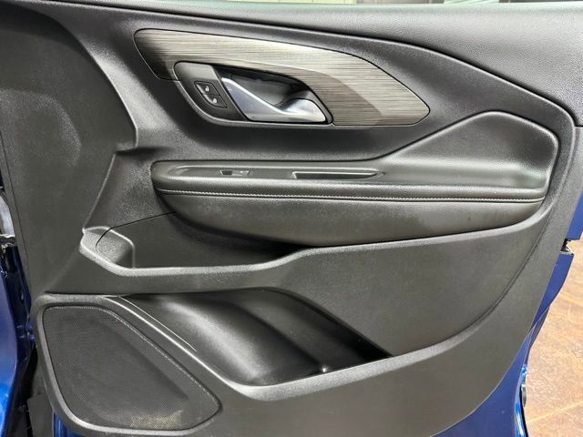 Used 2023 GMC Terrain SLE w/ Driver Convenience Package FWD image 26