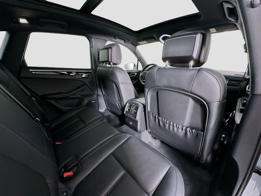 Certified 2023 Porsche Macan S AWD/4WD image 30