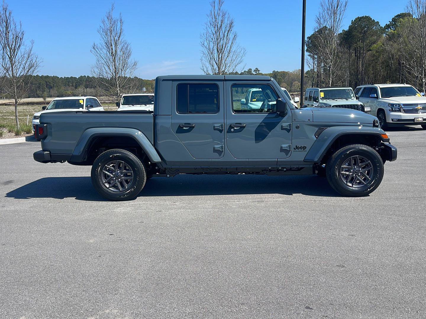 New 2026 Jeep Gladiator Sport AWD/4WD image 8