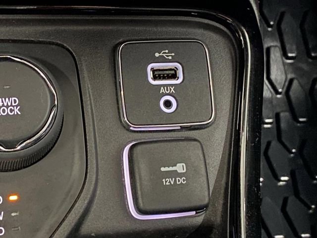 Used 2018 Jeep Compass Limited w/ Navigation Group image 23