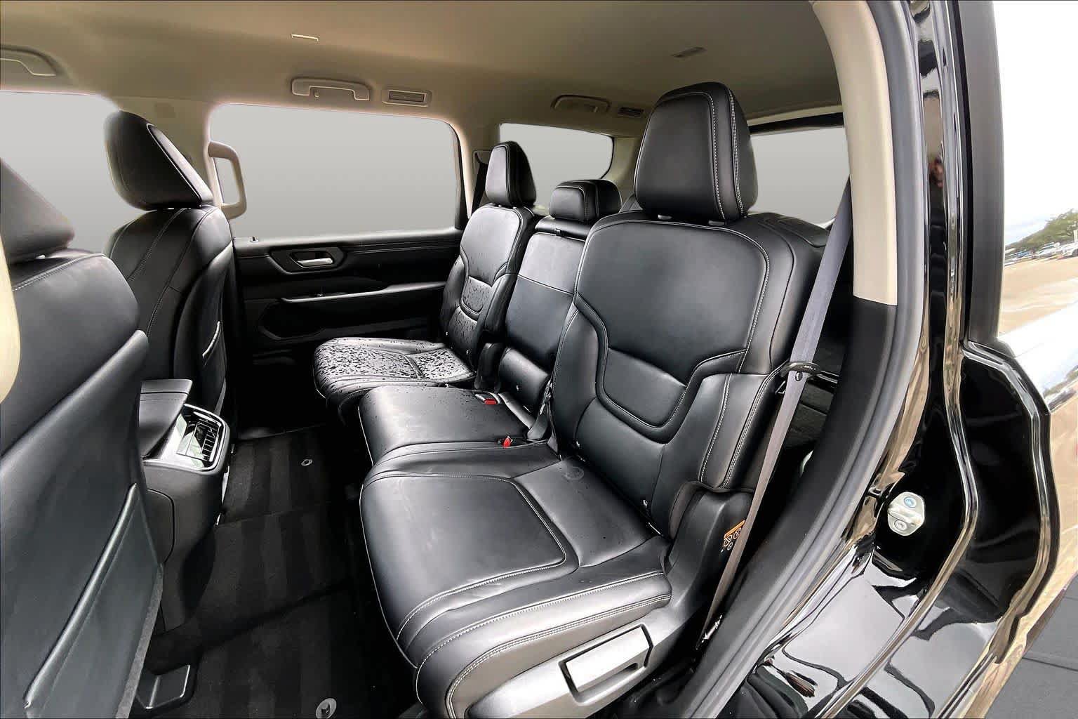 Used 2025 Nissan Armada SV AWD/4WD image 20