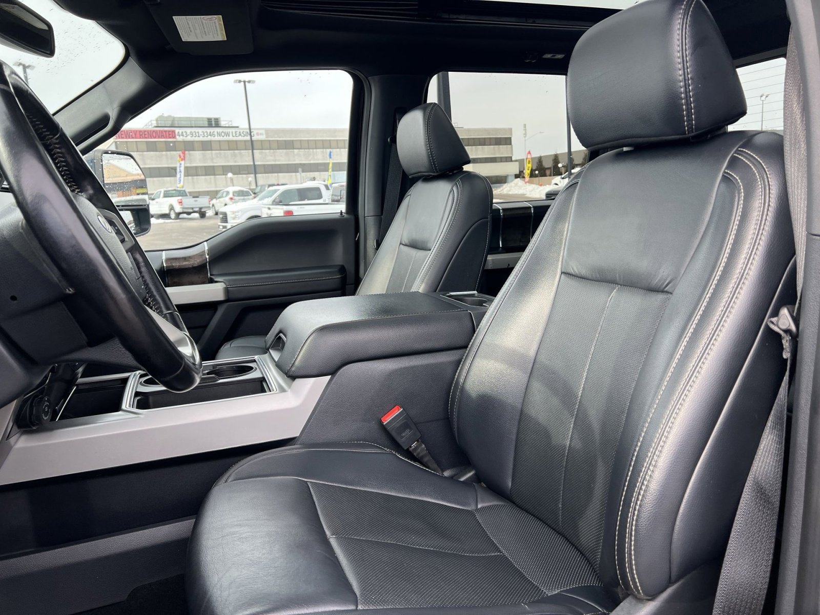 Used 2022 Ford F250 Lariat w/ Black Appearance Package image 12