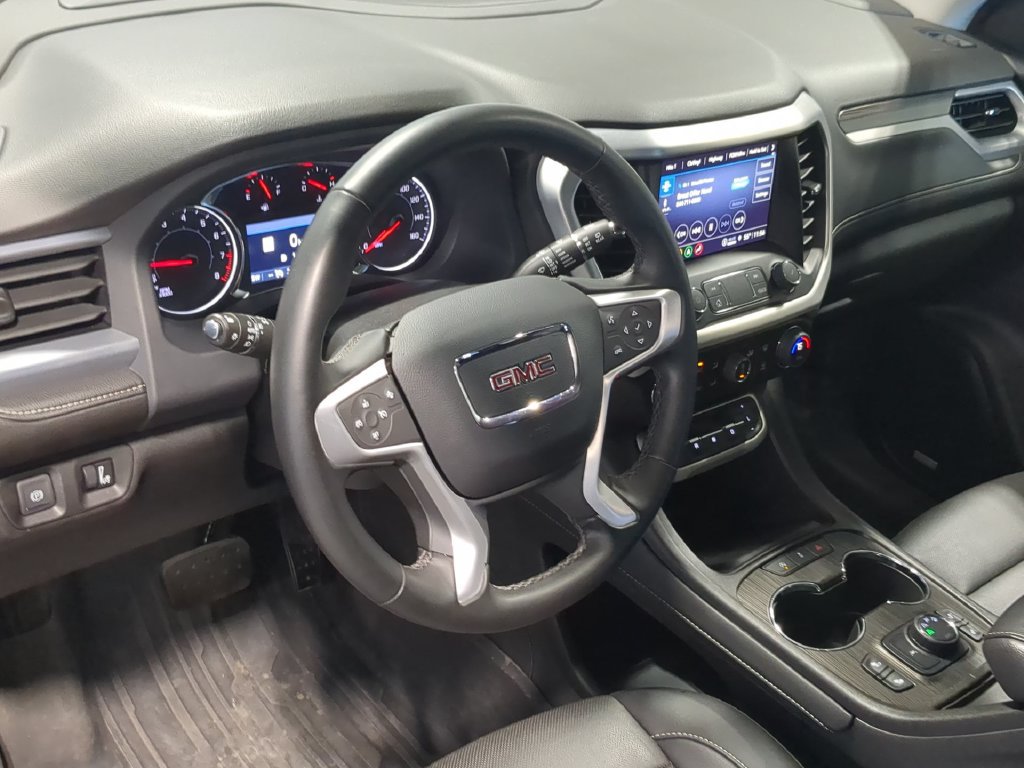 Used 2023 GMC Acadia SLT w/ LPO, Floor Liner Package AWD/4WD image 10