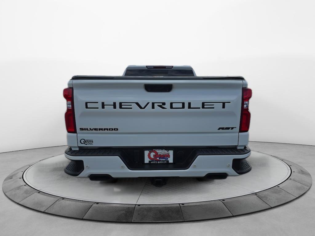 Certified 2024 Chevrolet Silverado 1500 RST w/ Redline Edition AWD/4WD image 8