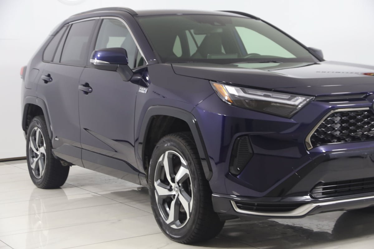 Used 2024 Toyota RAV4 SE w/ Weather & Moonroof Package AWD/4WD image 32