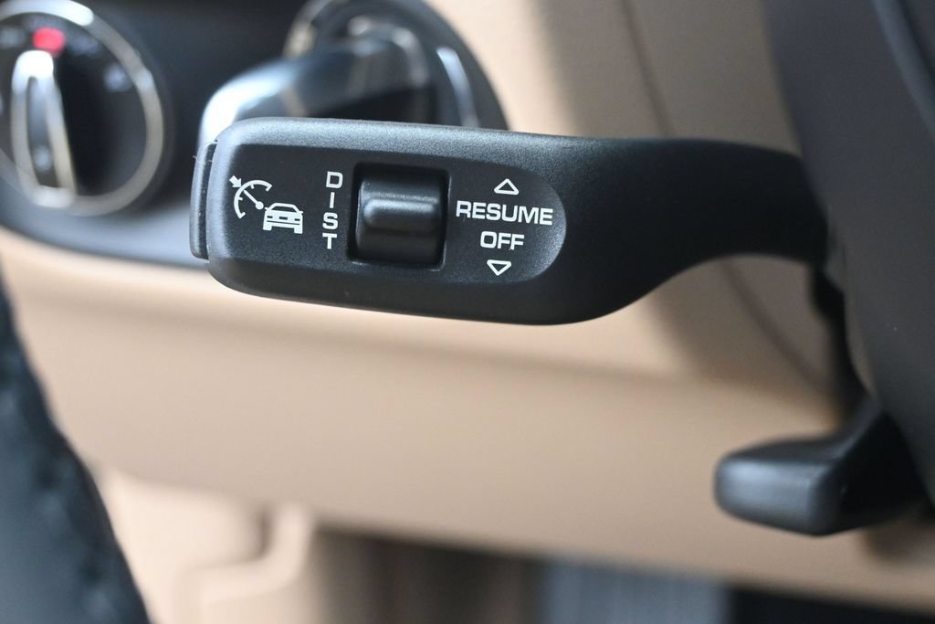 Certified 2024 Porsche Macan AWD/4WD image 14