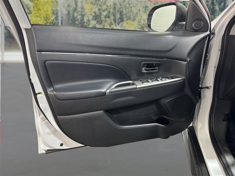 Used 2024 Mitsubishi Outlander Sport SE image 17