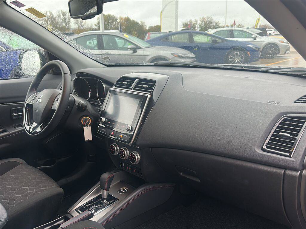 Used 2026 Mitsubishi Outlander Sport LE AWD/4WD image 25