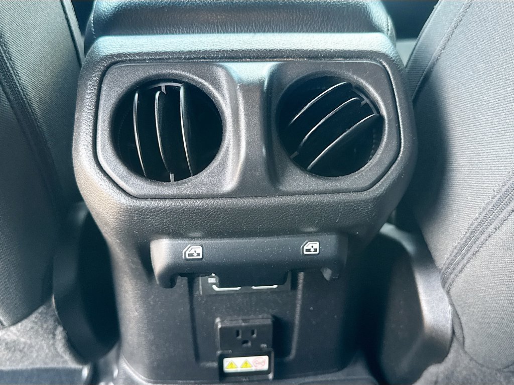 Certified 2022 Jeep Wrangler Unlimited Sport w/ Sun And Sound Package AWD/4WD image 28