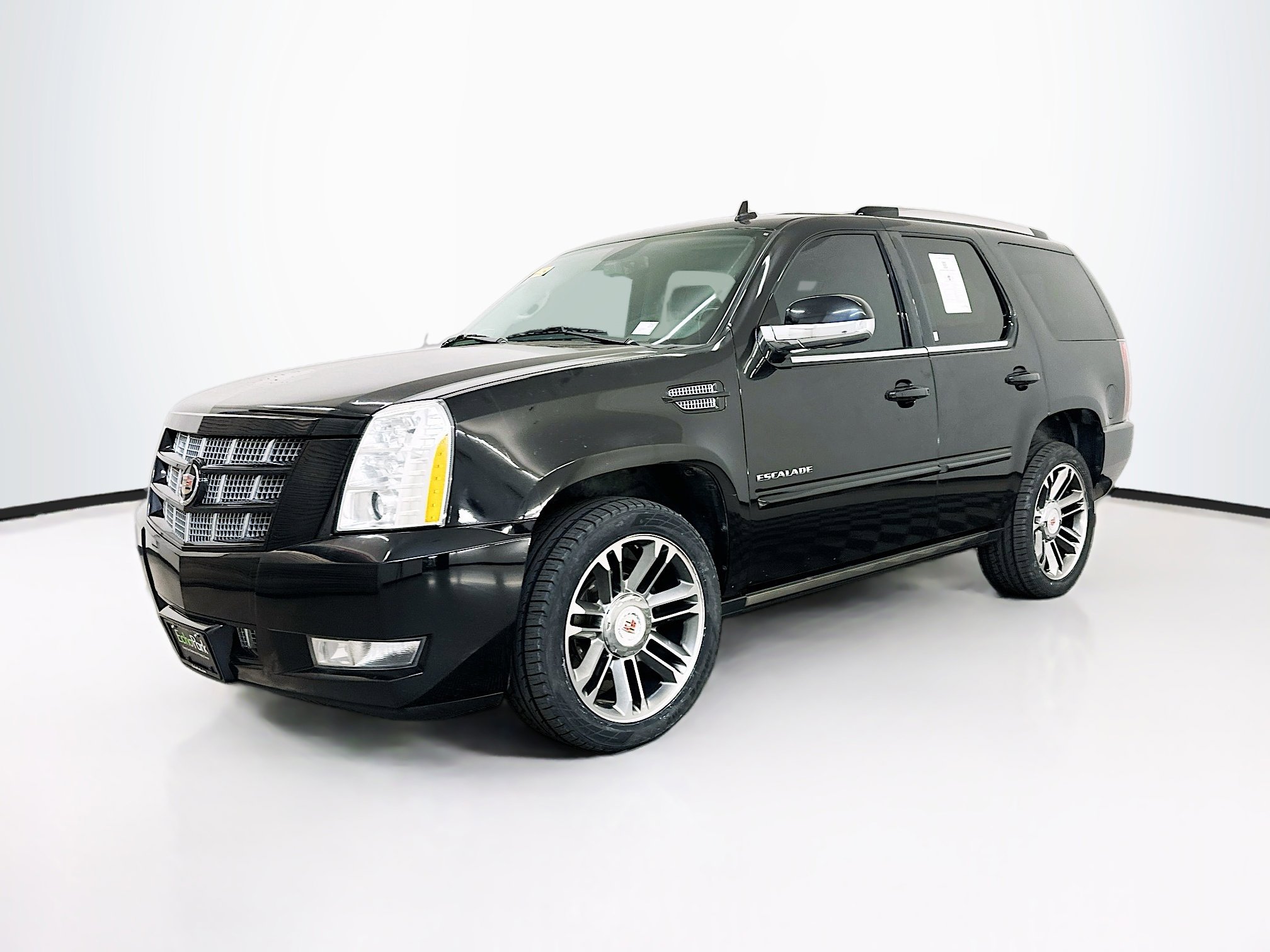 Used 2012 Cadillac Escalade Premium image 3