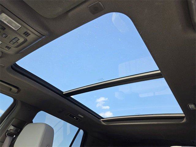 Certified 2024 Chevrolet Tahoe Z71 w/ Luxury Package image 19