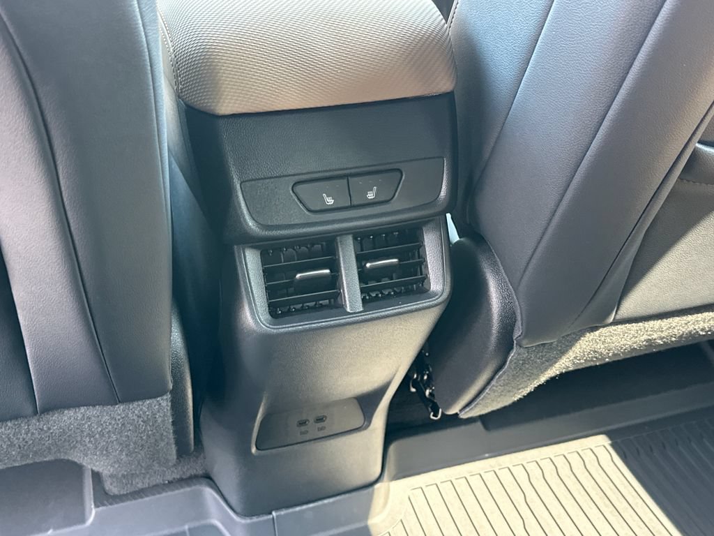 New 2026 Chevrolet Equinox ACTIV w/ Convenience Package III AWD/4WD image 15
