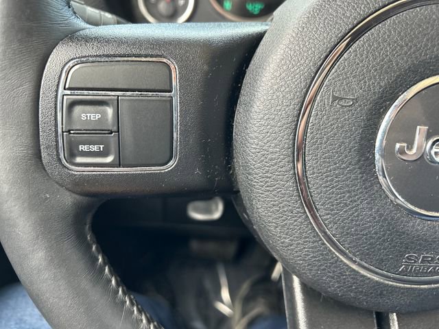 Used 2017 Jeep Wrangler Unlimited Rubicon image 13