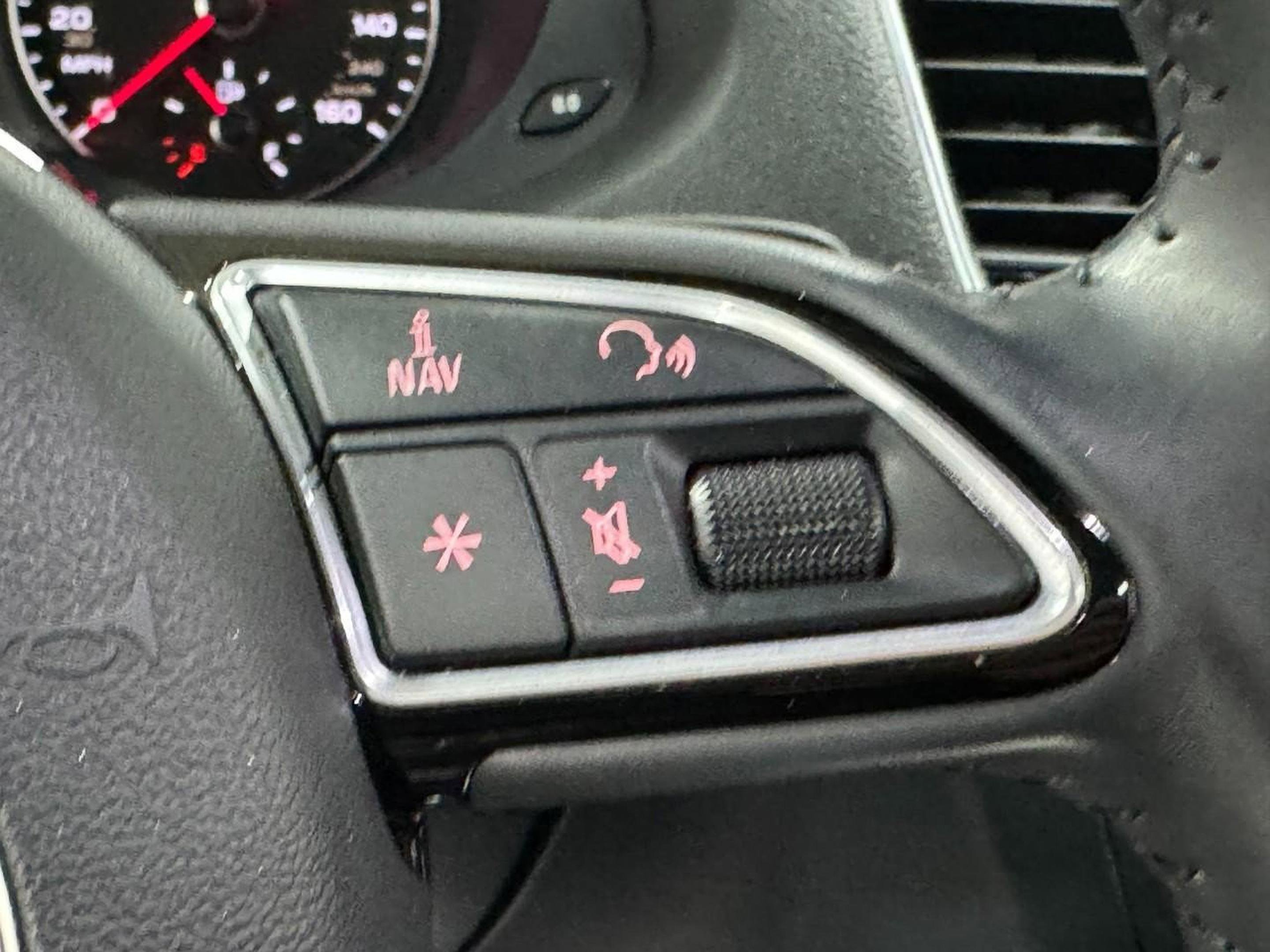 Used 2018 Audi Q3 2.0T Premium Plus image 29